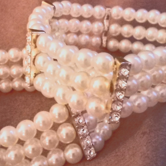 Pearl Beaded bracelet with Cubic Zirconia Diamonds - Picture 5 of 9